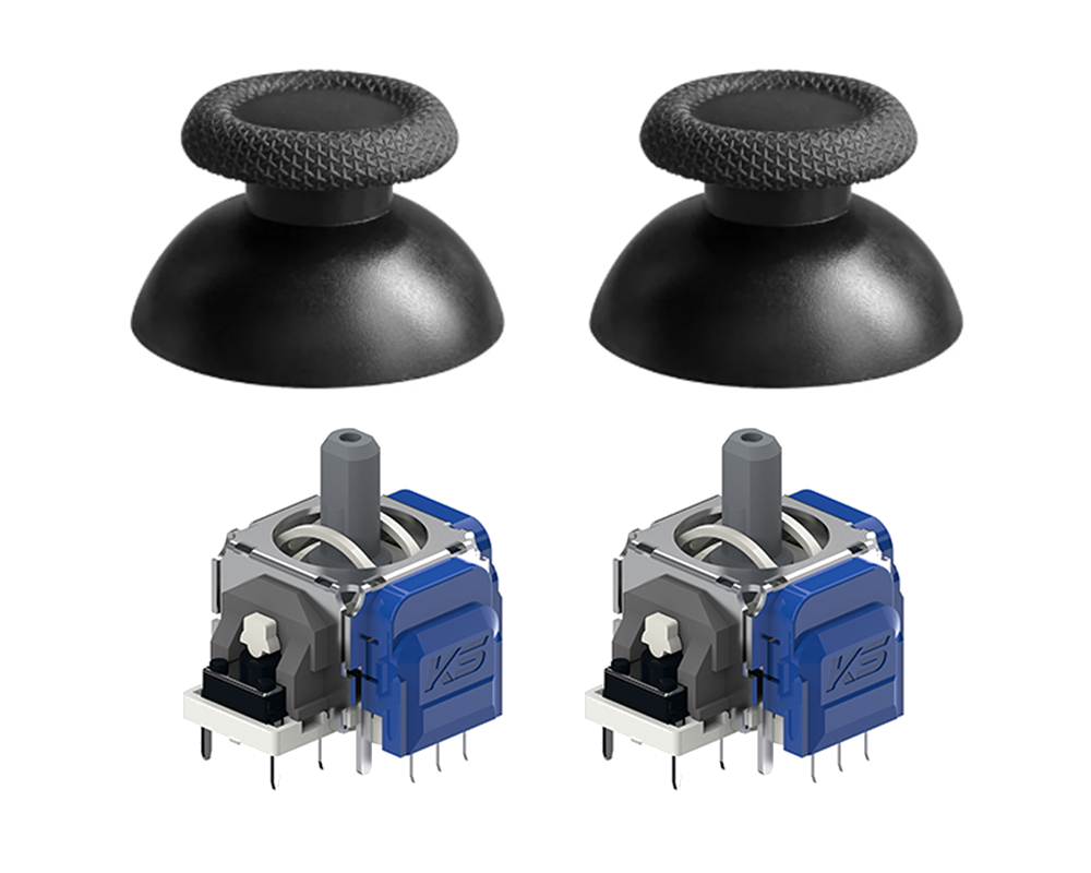 Zwei originalgetreu dargestellte blaue K-Silver JS13 PRO Plus TMR-Stickmodule für den PS5-Controller mit schwarzen Standard-Stickkappen